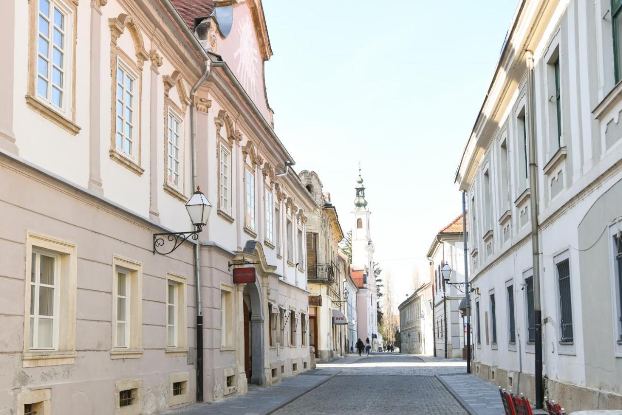 Beautiful 2Bed Apartment In The Centre Of Varaždin Exterior foto